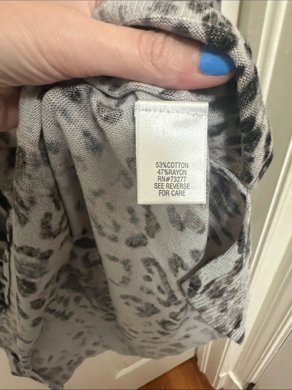 0249 Apt. 9 Gray and Black Leopard-Print V-Neck Sweater size small petite‎